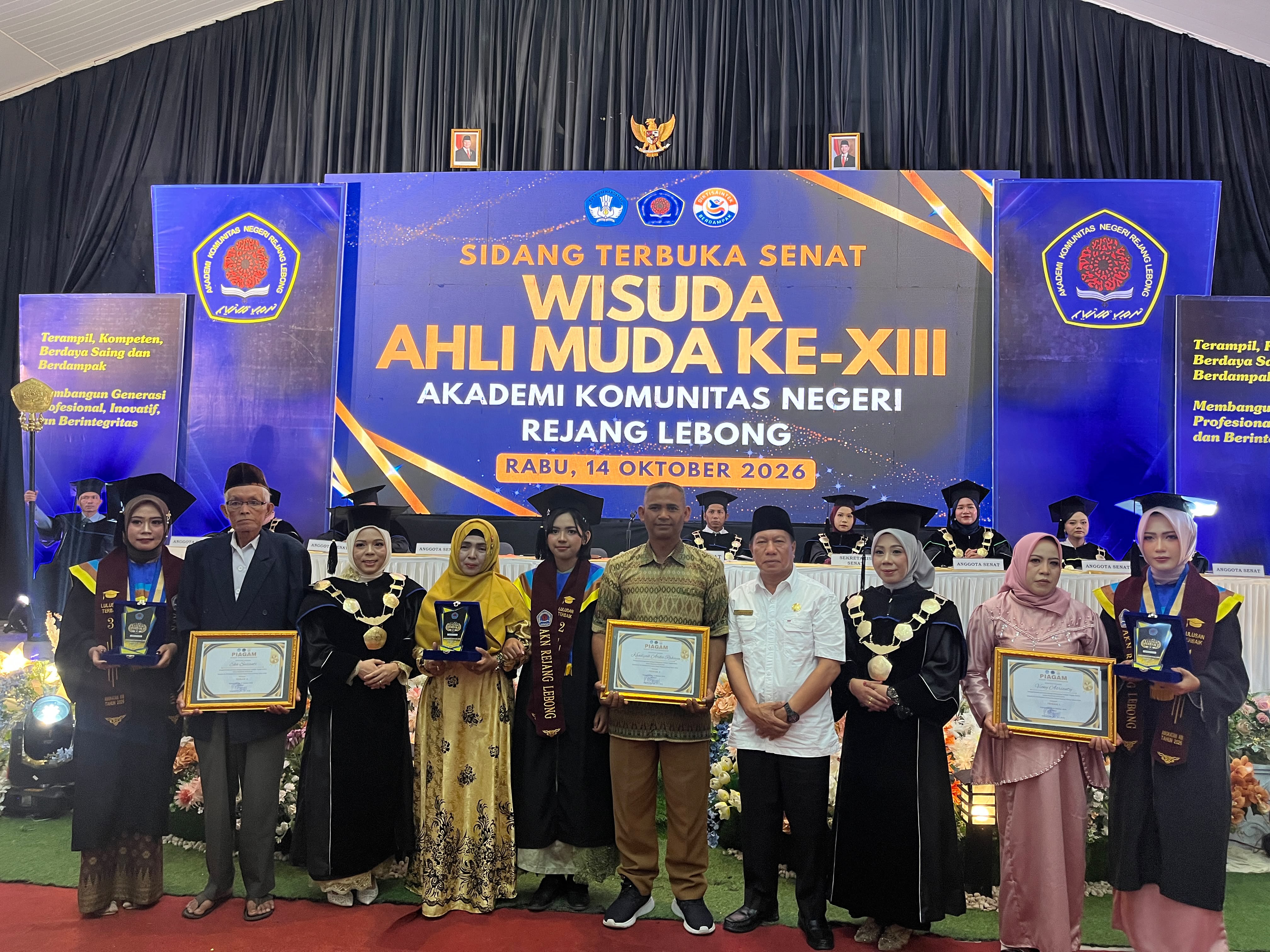 Wisuda XIII AKREL, Pemkab Rejang Lebong Dorong Lulusan Jadi Wirausaha dan Penggerak Ekonomi Daerah