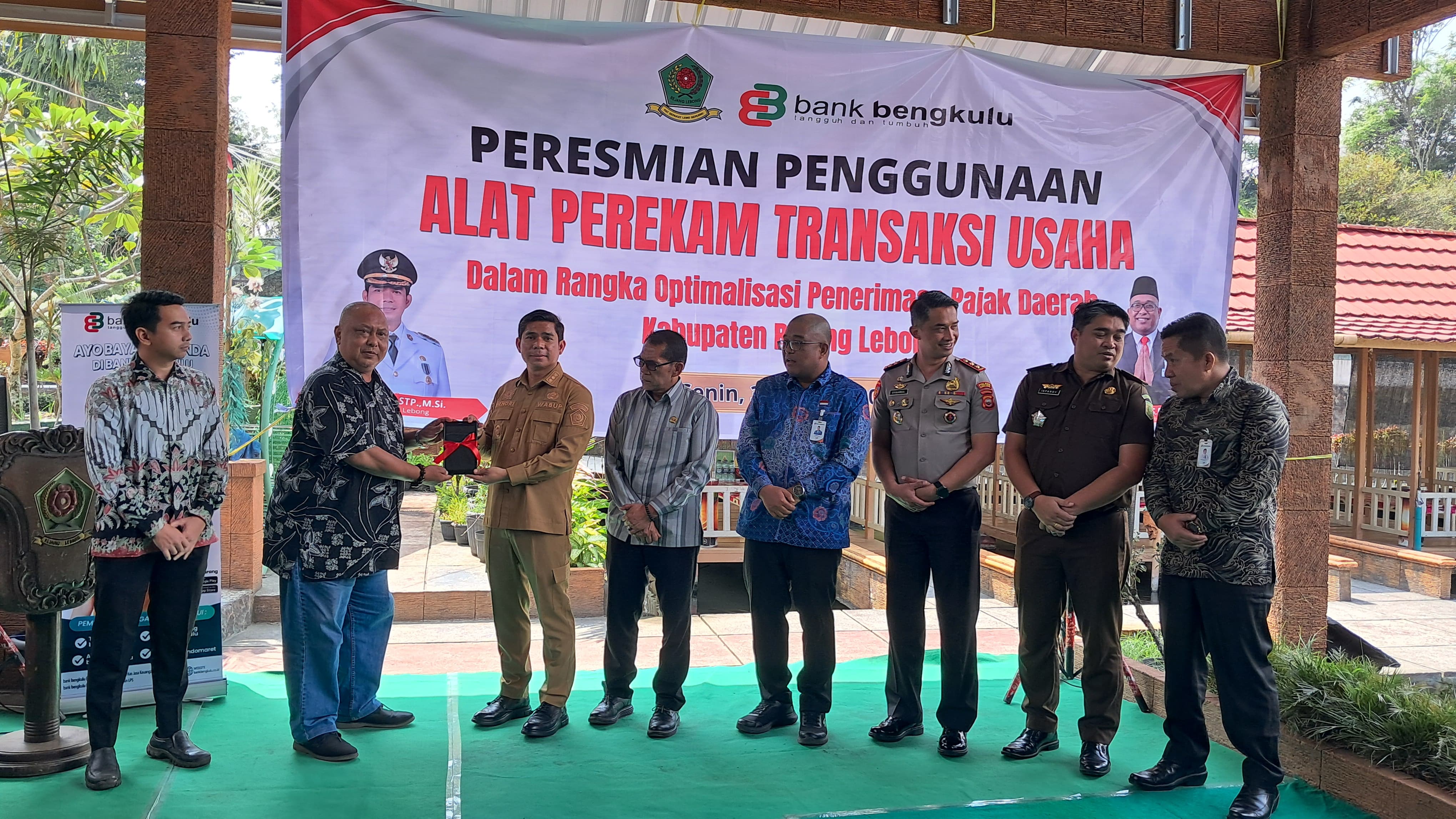 Plt Bupati Hendri Resmikan Tapping Box, Gandeng Bank Bengkulu Optimalkan PAD Rejang Lebong