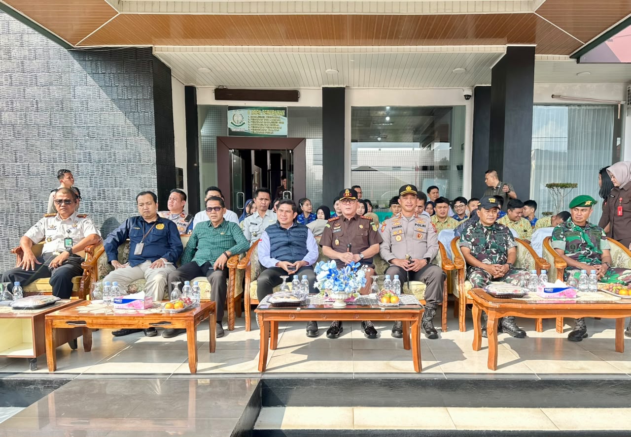 Plt Bupati Hadiri Pemusnahan Barang Bukti 88 Perkara di Kejari Rejang Lebong