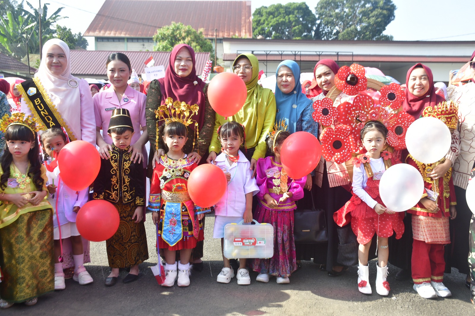 Bunda PAUD Rejang Lebong Lepas 1.876 Peserta Karnaval TK Mama Mia