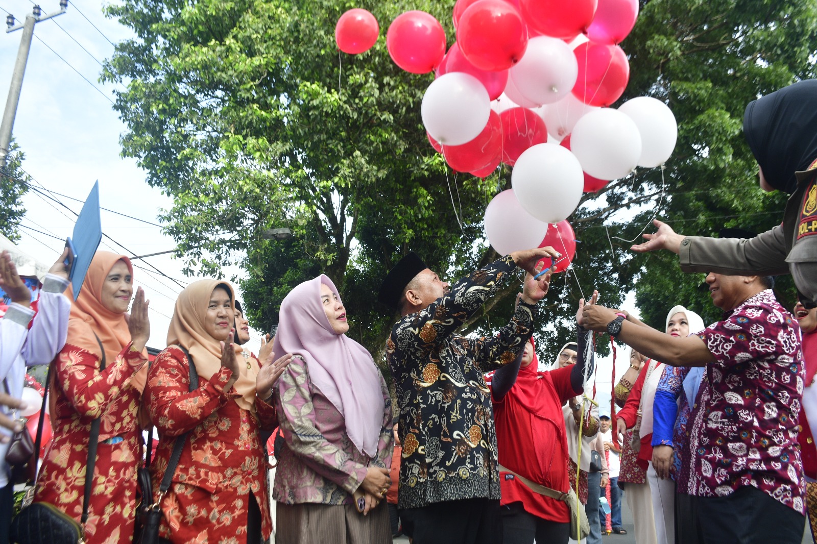 Dilepas Staf Ahli Bupati, Karnaval Ibu dan Anak PAUD HIMPAUDI-IGABA Meriah