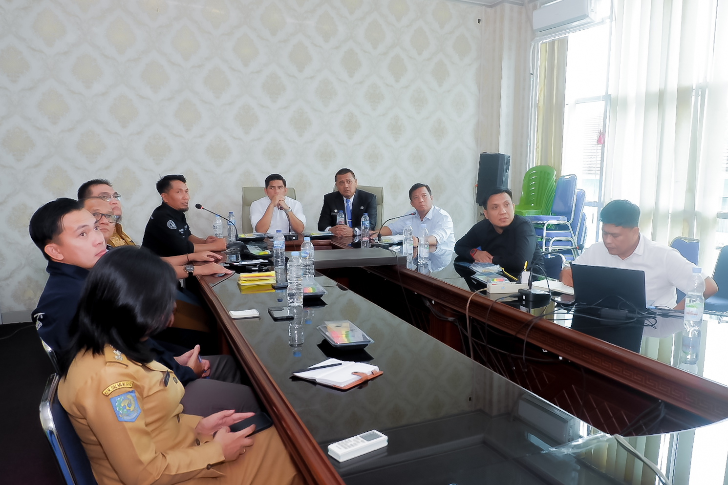Pimpin Rapat Bersama EO, Plt Bupati Minta Semarak Merah Putih Berlangsung Meriah; Berdampak dan Gerakkan Ekonomi Masyarakat